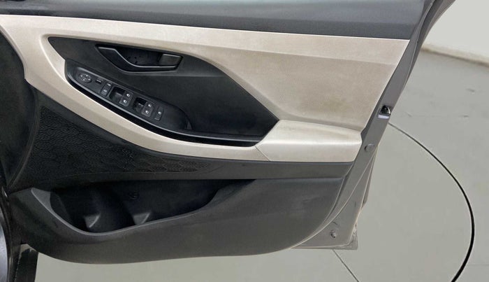 2022 Hyundai Creta EX 1.5 PETROL, Petrol, Manual, 19,352 km, Driver Side Door Panels Control