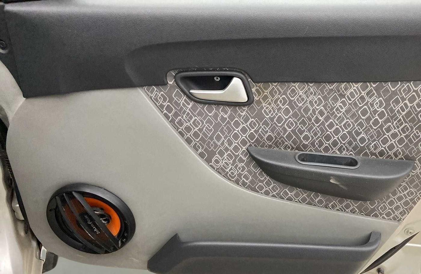 2018 Maruti Alto 800 LXI, Petrol, Manual, 66,970 km, Driver Side Door Panels Control