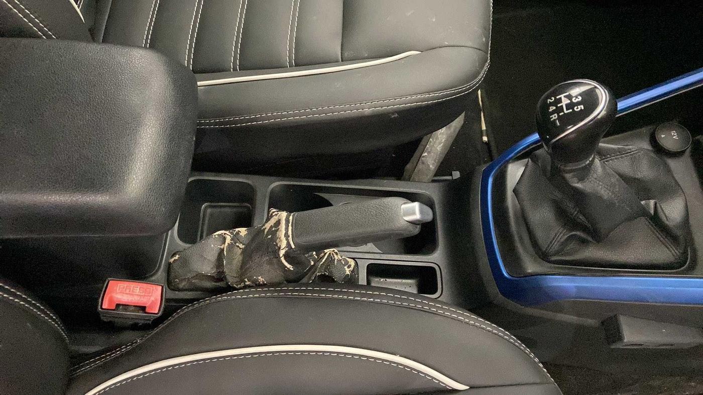 2018 Ford Ecosport TITANIUM 1.5L SIGNATURE EDITION (SUNROOF) PETROL, Petrol, Manual, 23,130 km, Gear Lever