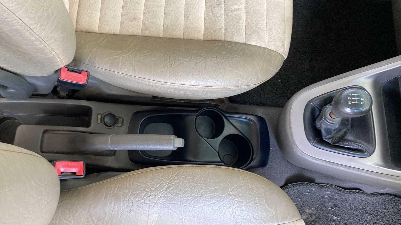 2012 Hyundai i10 MAGNA 1.2, Petrol, Manual, 28,885 km, Gear Lever