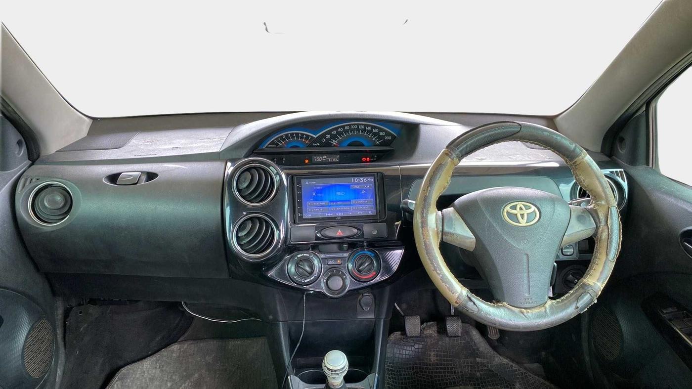 2014 Toyota Etios CROSS 1.2 G, Petrol, Manual, 61,195 km, Dashboard