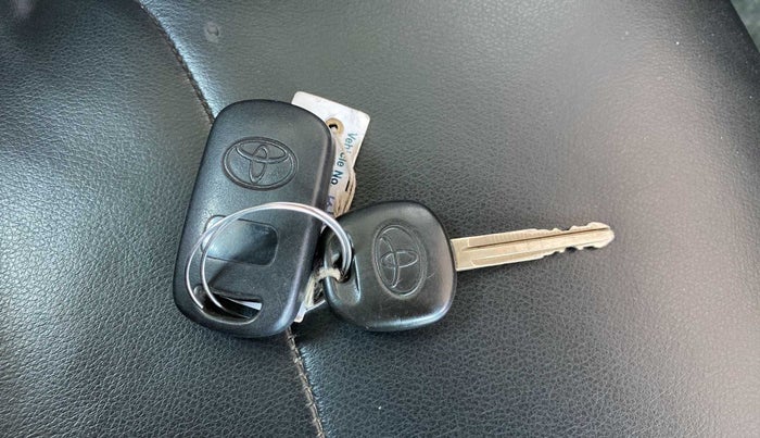 2014 Toyota Etios CROSS 1.2 G, Petrol, Manual, 61,195 km, Key Close Up