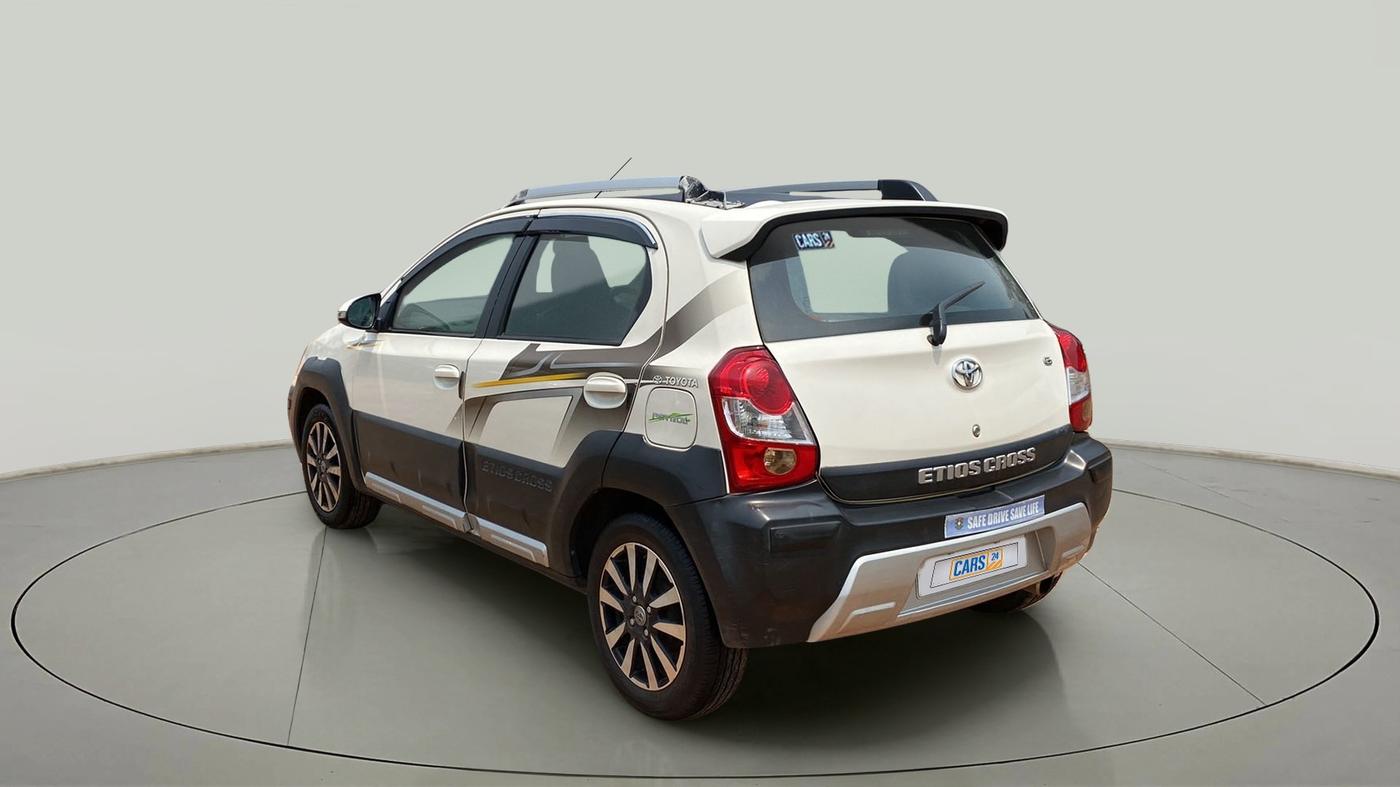 2014 Toyota Etios CROSS 1.2 G, Petrol, Manual, 61,195 km, Left Back Diagonal