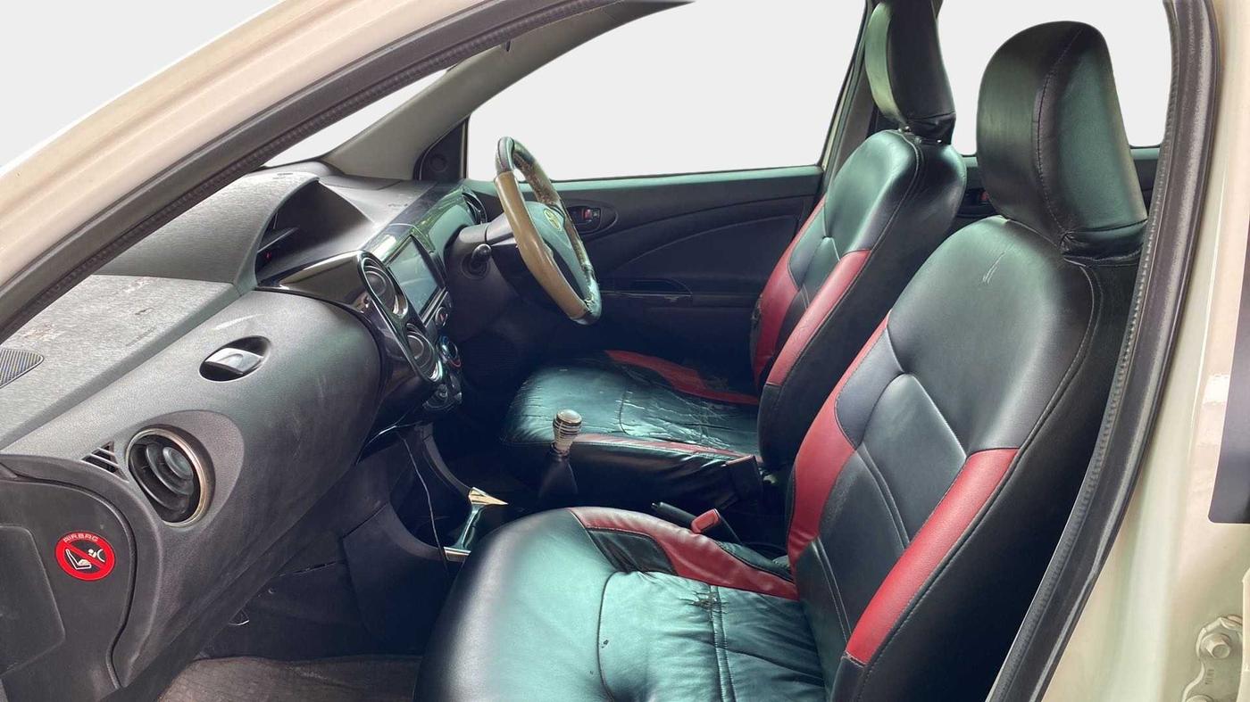 2014 Toyota Etios CROSS 1.2 G, Petrol, Manual, 61,195 km, Right Side Front Door Cabin