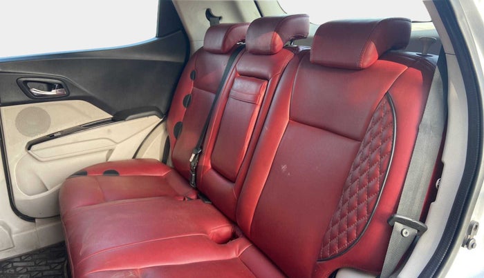2019 Mahindra XUV300 W8 (O) 1.2 PETROL, Petrol, Manual, 50,268 km, Right Side Rear Door Cabin