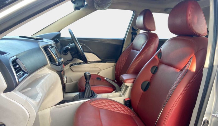 2019 Mahindra XUV300 W8 (O) 1.2 PETROL, Petrol, Manual, 50,268 km, Right Side Front Door Cabin