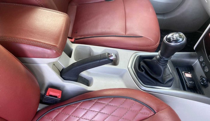 2019 Mahindra XUV300 W8 (O) 1.2 PETROL, Petrol, Manual, 50,268 km, Gear Lever