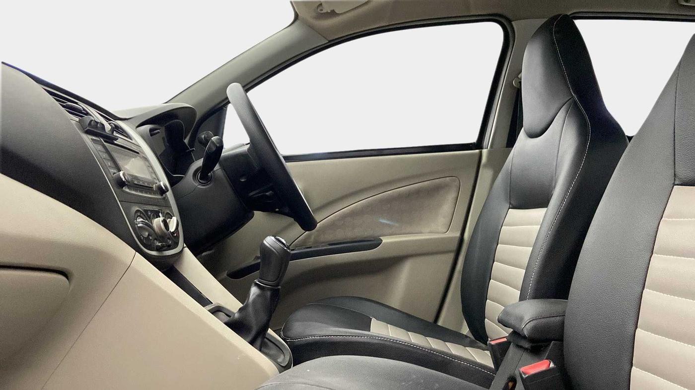 2016 Maruti Celerio ZXI, Petrol, Manual, 85,060 km, Right Side Front Door Cabin
