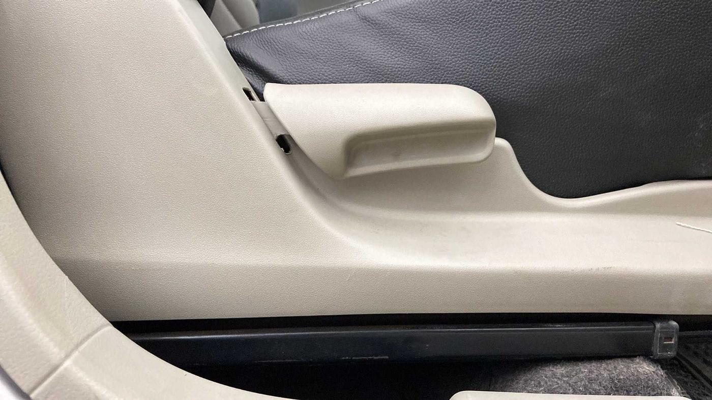 2016 Maruti Celerio ZXI, Petrol, Manual, 85,060 km, Driver Side Adjustment Panel