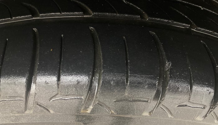 2019 Hyundai Elite i20 ASTA 1.2 (O), Petrol, Manual, 61,986 km, Left Front Tyre Tread