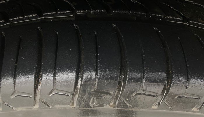 2019 Hyundai Elite i20 ASTA 1.2 (O), Petrol, Manual, 61,986 km, Right Front Tyre Tread