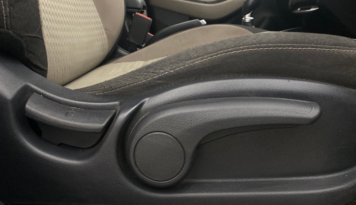 2019 Hyundai Elite i20 ASTA 1.2 (O), Petrol, Manual, 61,986 km, Driver Side Adjustment Panel