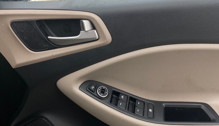 2019 Hyundai Elite i20 ASTA 1.2 (O), Petrol, Manual, 61,986 km, Driver Side Door Panels Control