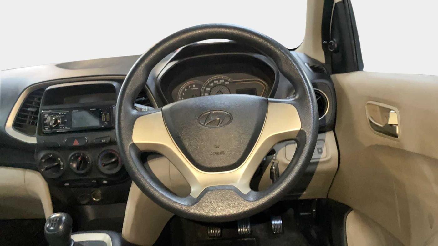 2019 Hyundai NEW SANTRO MAGNA, Petrol, Manual, 12,285 km, Steering Wheel Close Up