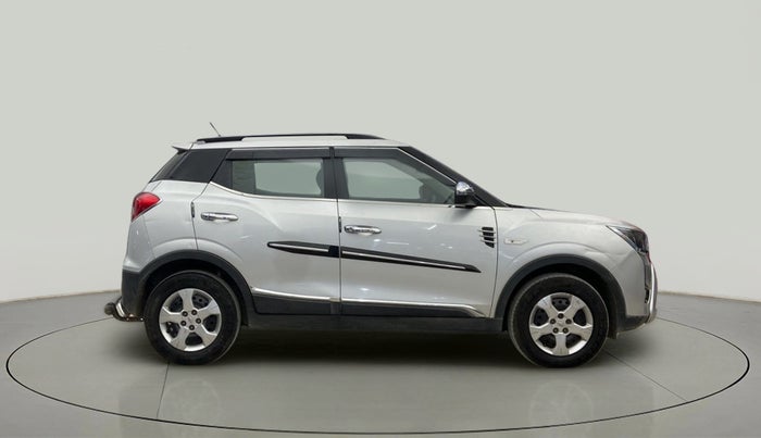 2019 Mahindra XUV300 W6 1.5 DIESEL, Diesel, Manual, 28,660 km, Right Side View