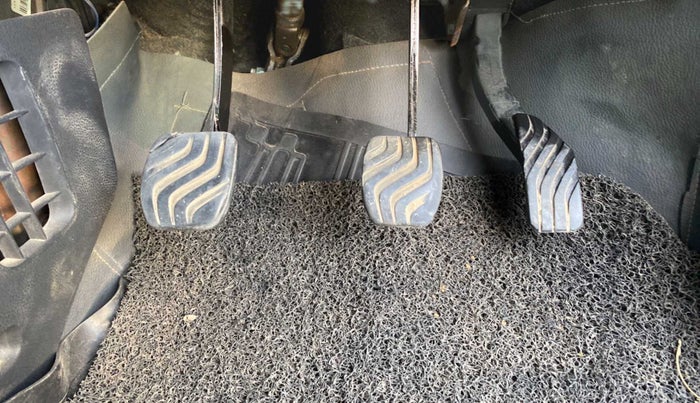 2016 Renault Kwid RXT 0.8, Petrol, Manual, 64,819 km, Pedals