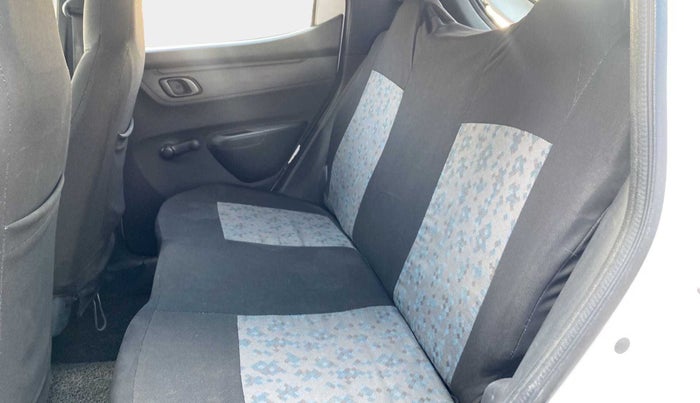 2016 Renault Kwid RXT 0.8, Petrol, Manual, 64,819 km, Right Side Rear Door Cabin