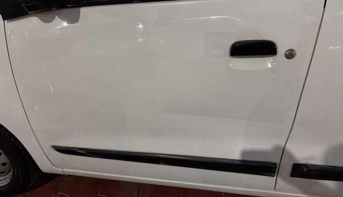 2013 Maruti Wagon R 1.0 LXI, Petrol, Manual, 22,242 km, Front passenger door - Slightly dented