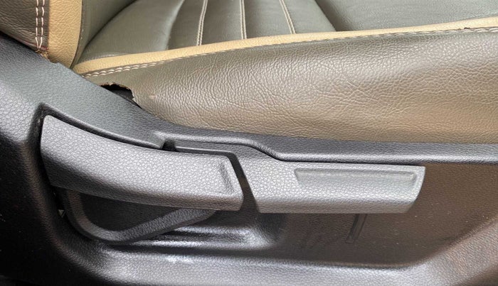 2021 KIA SELTOS HTK PLUS 1.5 IMT, Petrol, Manual, 43,811 km, Driver Side Adjustment Panel