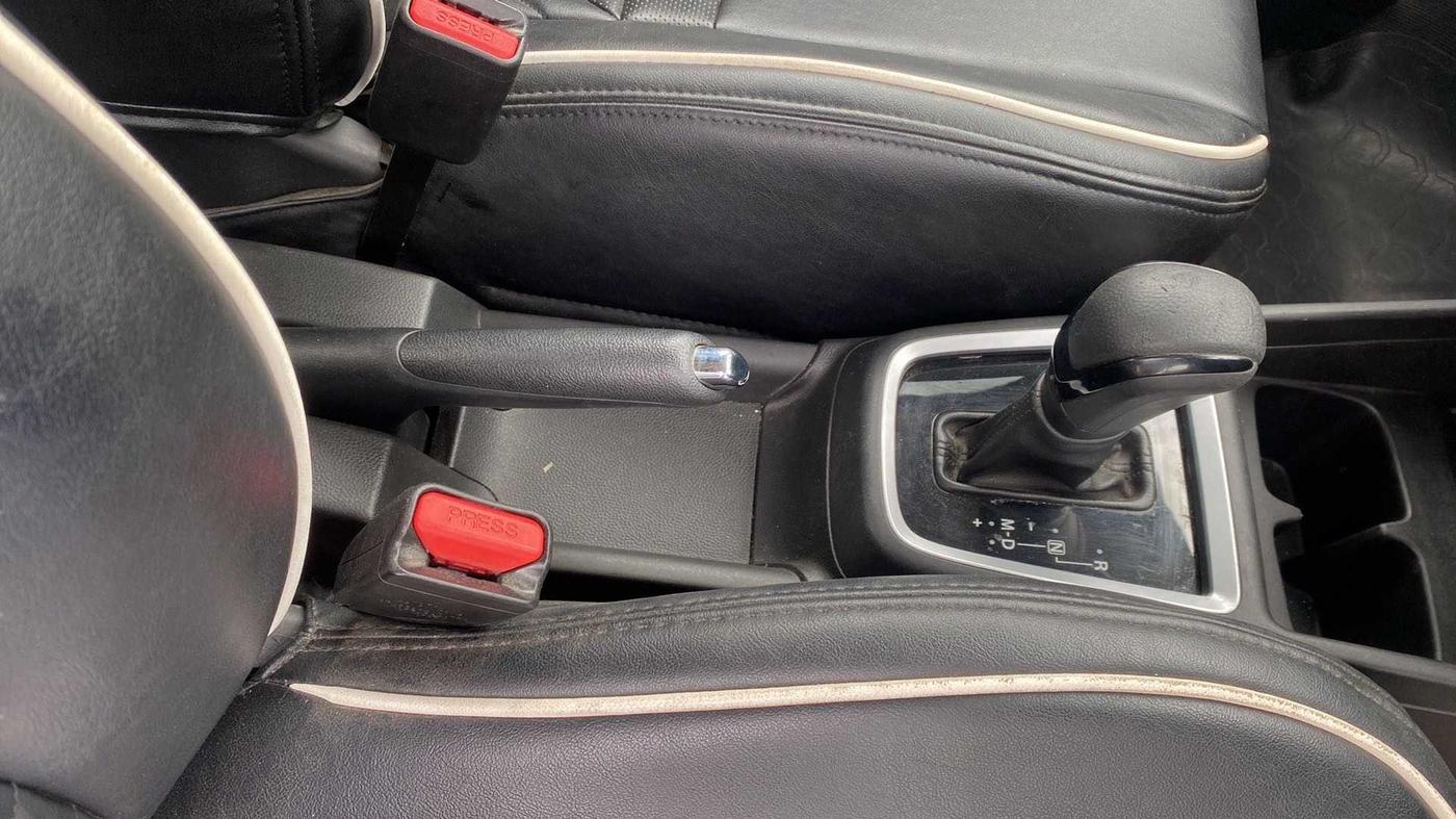 2018 Maruti Swift VXI AMT, Petrol, Automatic, 57,341 km, Gear Lever