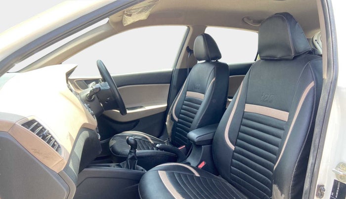 2017 Hyundai Elite i20 SPORTZ 1.2, Petrol, Manual, 75,909 km, Right Side Front Door Cabin