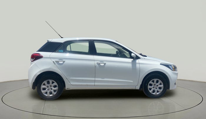 2017 Hyundai Elite i20 SPORTZ 1.2, Petrol, Manual, 75,909 km, Right Side View