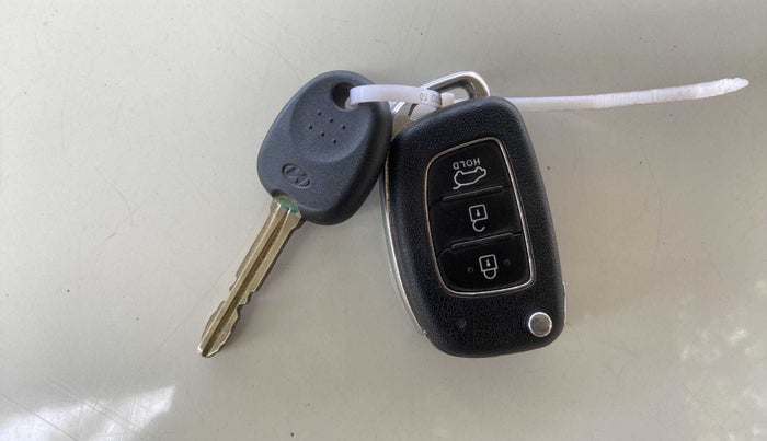 2017 Hyundai Elite i20 SPORTZ 1.2, Petrol, Manual, 75,909 km, Key Close Up