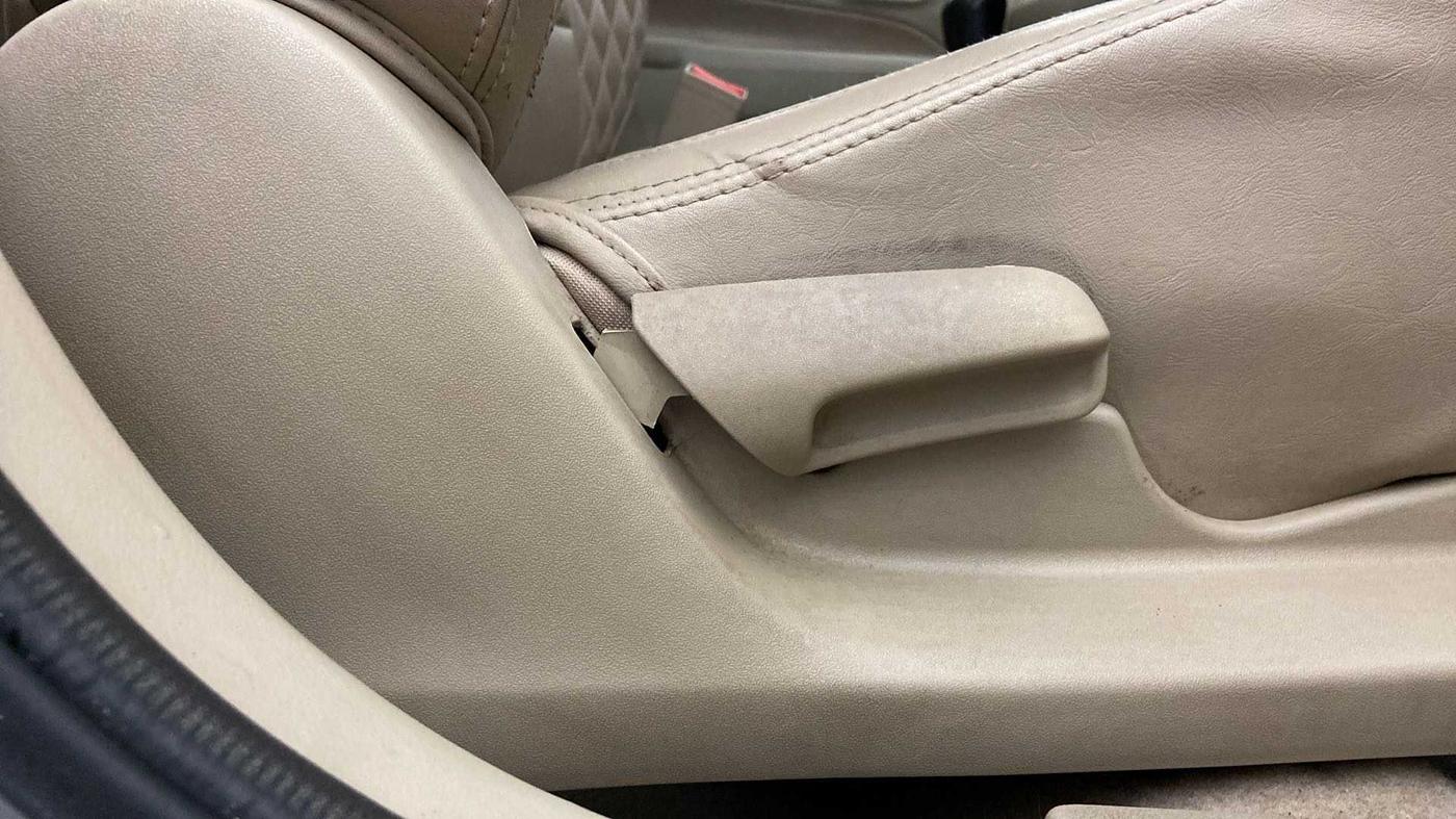 2019 Maruti Ciaz SIGMA 1.5 SHVS MT  PETROL, Petrol, Manual, 66,352 km, Driver Side Adjustment Panel