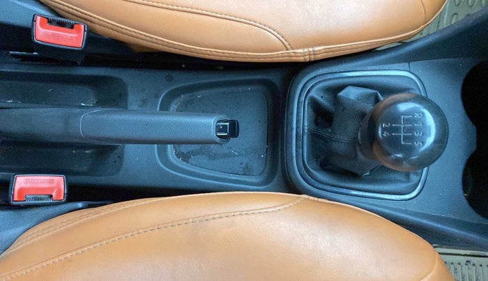 2017 Volkswagen Polo TRENDLINE 1.2L PETROL, Petrol, Manual, 70,941 km, Gear Lever