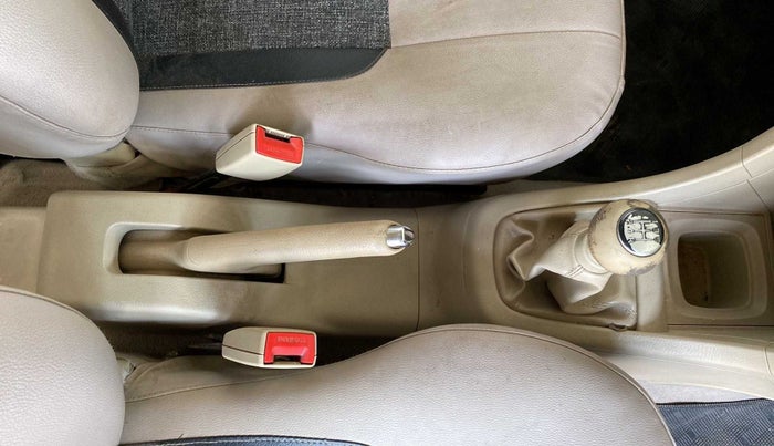 2013 Maruti Swift Dzire VXI, Petrol, Manual, 69,142 km, Gear Lever