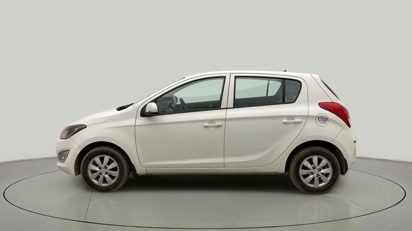 2013 Hyundai i20 SPORTZ 1.4 CRDI, Diesel, Manual, 1,11,819 km, Left Side