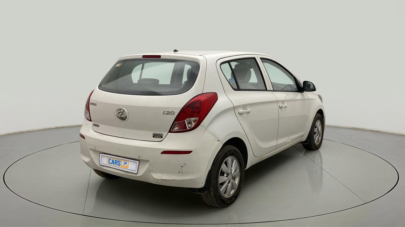 2013 Hyundai i20 SPORTZ 1.4 CRDI, Diesel, Manual, 1,11,819 km, Right Back Diagonal