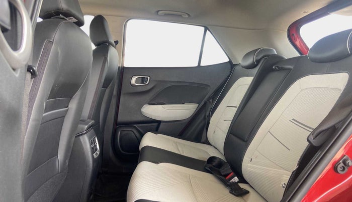 2022 Hyundai VENUE SX (O) 1.0 TURBO DCT, Petrol, Automatic, 13,959 km, Right Side Rear Door Cabin