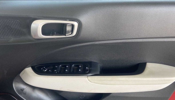 2022 Hyundai VENUE SX (O) 1.0 TURBO DCT, Petrol, Automatic, 13,959 km, Driver Side Door Panels Control