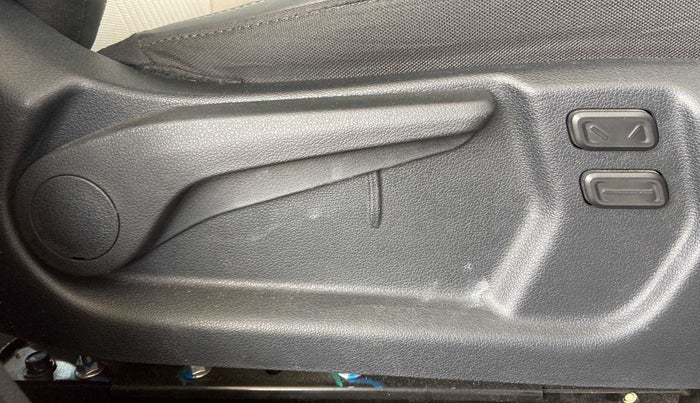2022 Hyundai VENUE SX (O) 1.0 TURBO DCT, Petrol, Automatic, 13,959 km, Driver Side Adjustment Panel