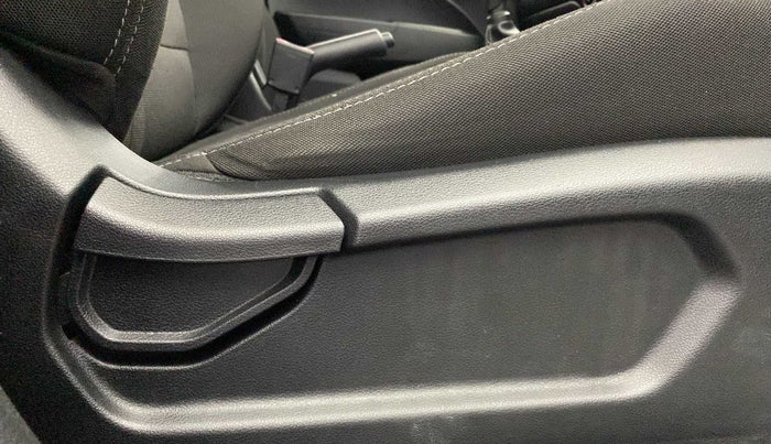 2021 Hyundai VENUE S 1.2, Petrol, Manual, 18,301 km, Driver Side Adjustment Panel