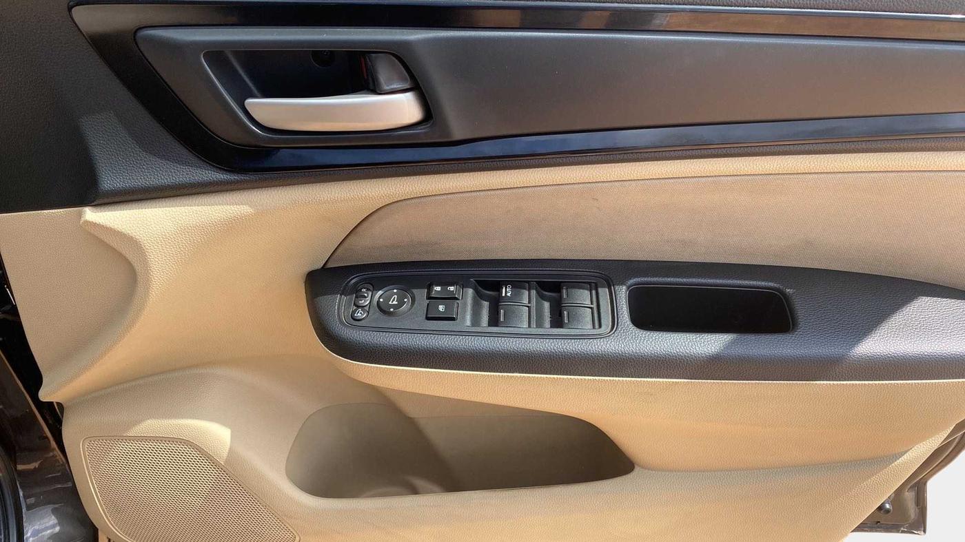 2019 Honda Amaze 1.2L I-VTEC VX CVT, Petrol, Automatic, 41,243 km, Driver Side Door Panels Control