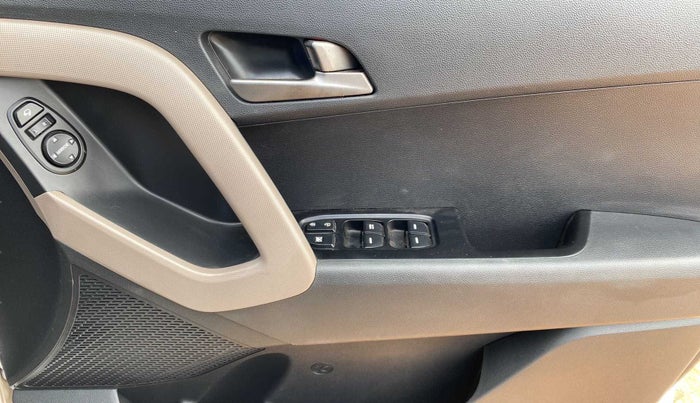2017 Hyundai Creta SX PLUS 1.6 PETROL, Petrol, Manual, 61,249 km, Driver Side Door Panels Control