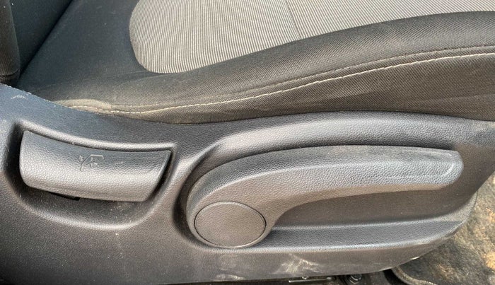 2017 Hyundai Creta SX PLUS 1.6 PETROL, Petrol, Manual, 61,249 km, Driver Side Adjustment Panel