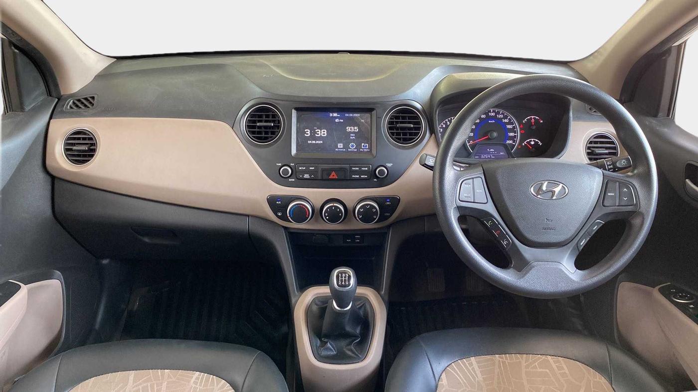 2019 Hyundai Grand i10 SPORTZ 1.2 KAPPA VTVT, Petrol, Manual, 32,537 km, Dashboard