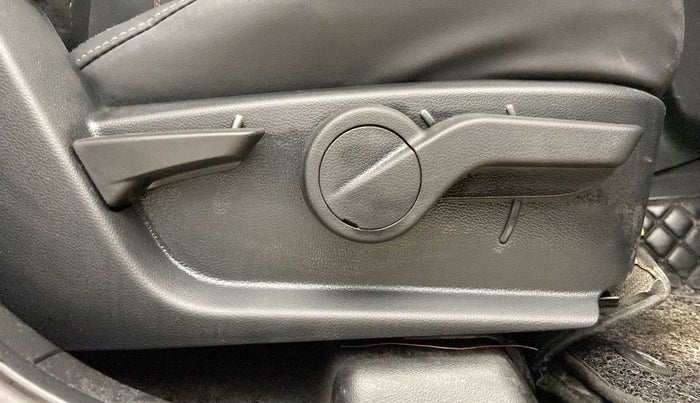 2021 Mahindra Thar LX PETROL HT 4WD AT, Petrol, Automatic, 19,467 km, Driver Side Adjustment Panel