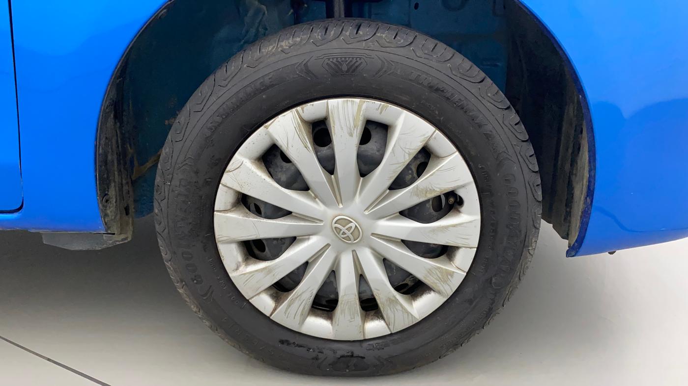 2011 Toyota Etios Liva G, Petrol, Manual, 52,343 km, Right Front Wheel