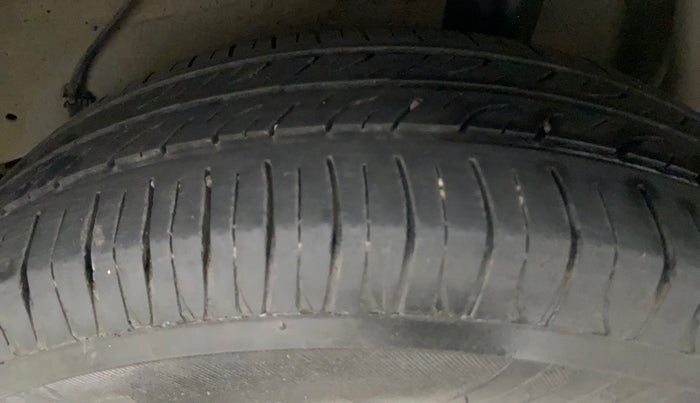 2016 Maruti Celerio ZXI AMT (O), Petrol, Automatic, 79,357 km, Left Rear Tyre Tread