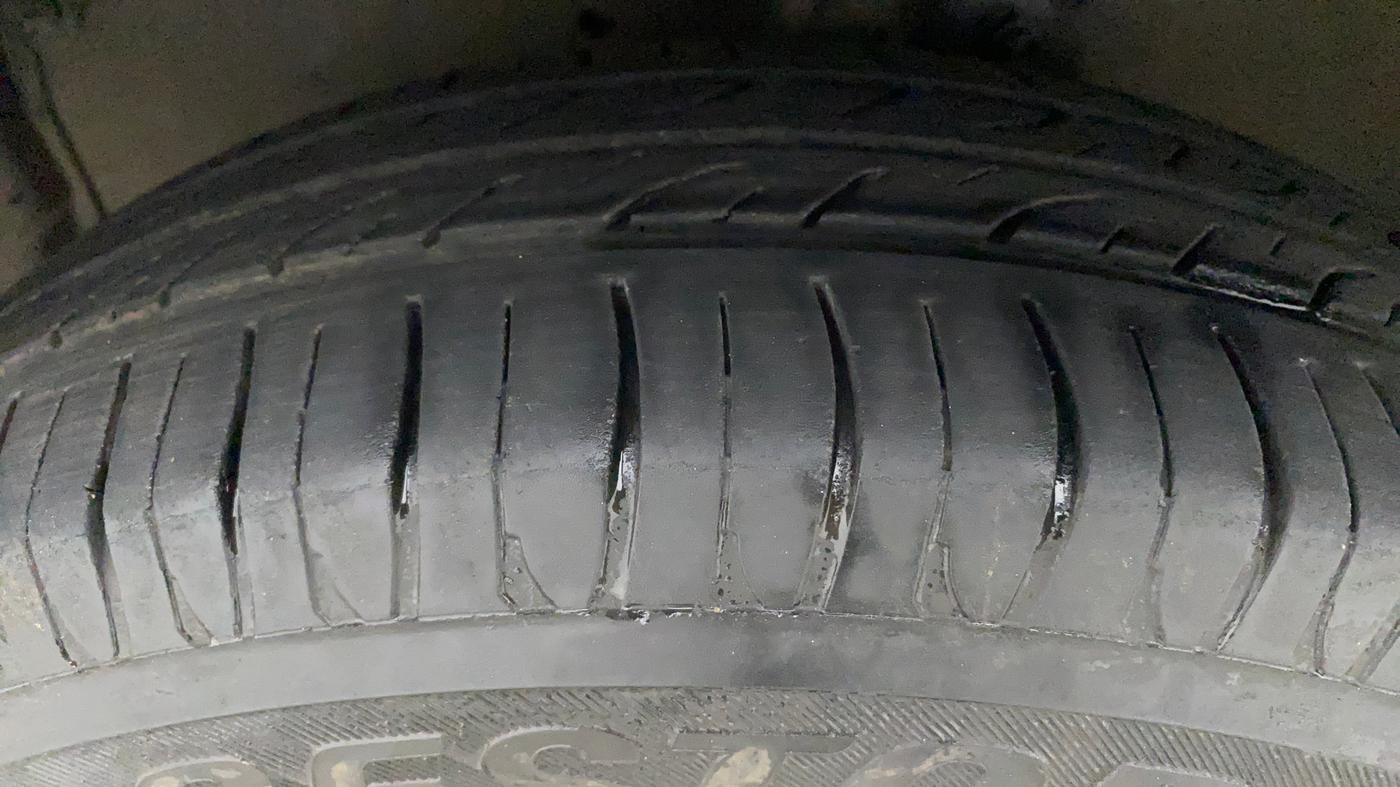 2016 Maruti Celerio ZXI AMT (O), Petrol, Automatic, 79,357 km, Left Front Tyre Tread