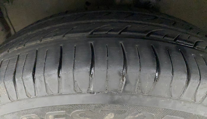 2016 Maruti Celerio ZXI AMT (O), Petrol, Automatic, 79,357 km, Left Front Tyre Tread