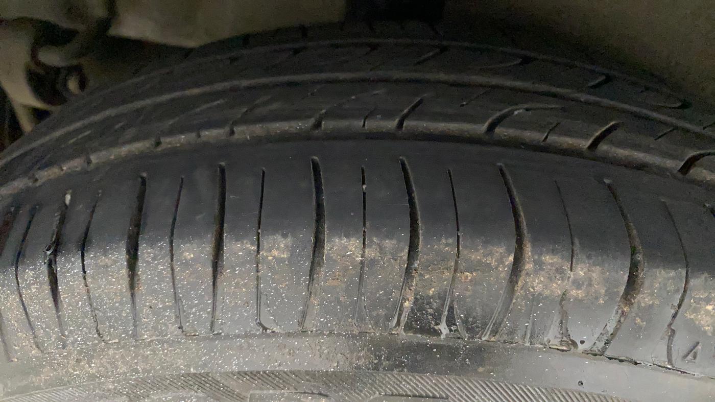 2016 Maruti Celerio ZXI AMT (O), Petrol, Automatic, 79,357 km, Right Rear Tyre Tread