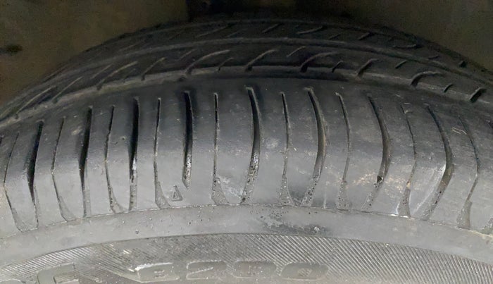 2016 Maruti Celerio ZXI AMT (O), Petrol, Automatic, 79,357 km, Right Front Tyre Tread