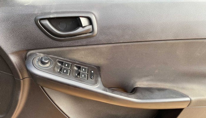 2016 Tata Zest XMS PETROL, Petrol, Manual, 80,104 km, Driver Side Door Panels Control