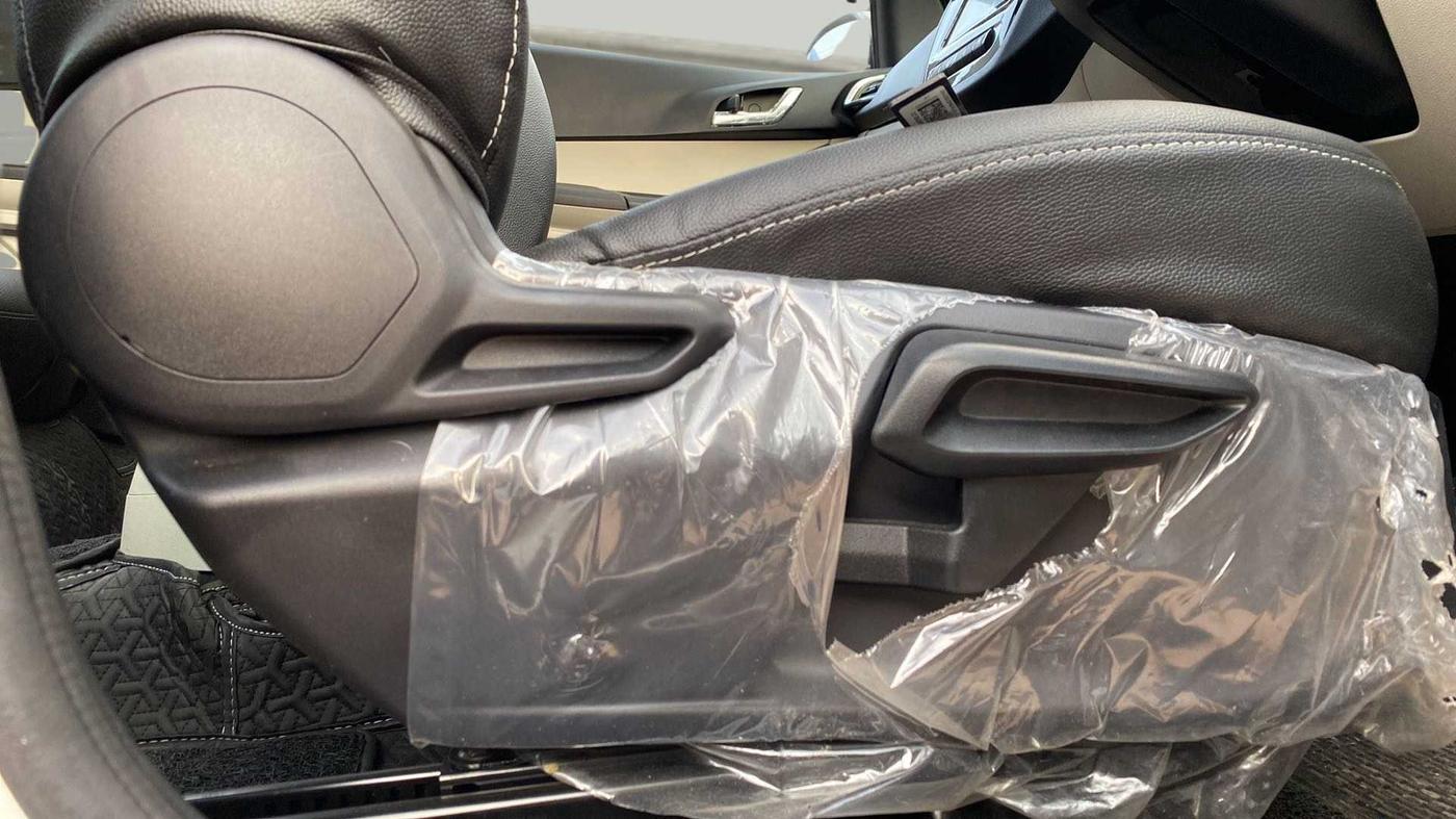 2023 Tata Tiago XZ PLUS PETROL, Petrol, Manual, 1,361 km, Driver Side Adjustment Panel