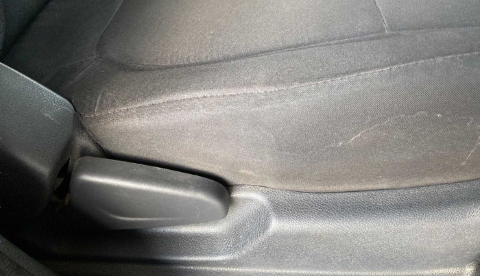 2016 Renault Kwid RXT 1.0, Petrol, Manual, 1,16,037 km, Driver Side Adjustment Panel